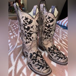 Women’s square to cowgirl boots
